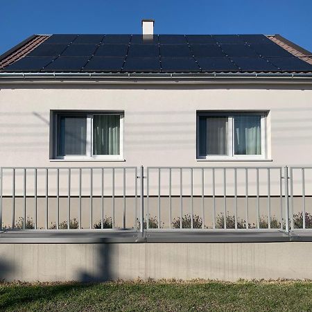 Otthon A Balatonon Vendeghaz Villa Kestel Dış mekan fotoğraf