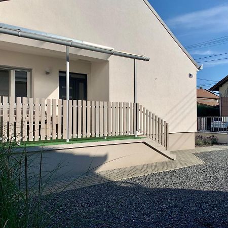 Otthon A Balatonon Vendeghaz Villa Kestel Dış mekan fotoğraf